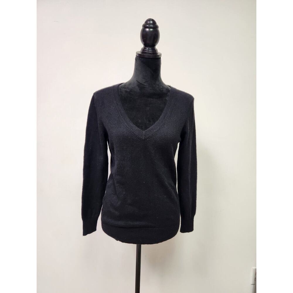 Caslon Nordstrom Women's 100% cashmere v-neck sweater Black Petite Medium